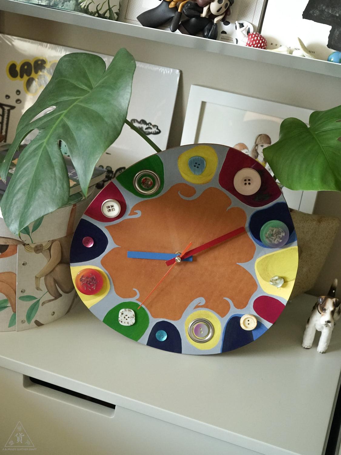 Leather-based Hand-Painted Artistic Clock - AMILO LEATHERCRAFT