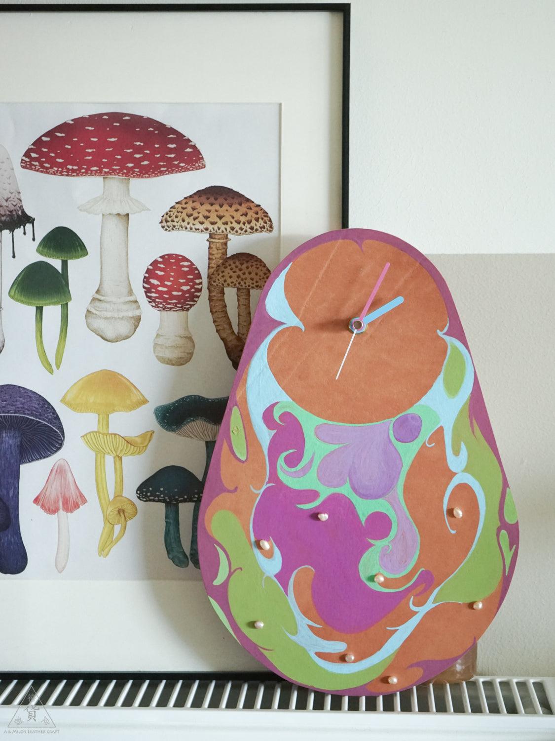 Leather-based Hand-Painted Artistic Clock - AMILO LEATHERCRAFT