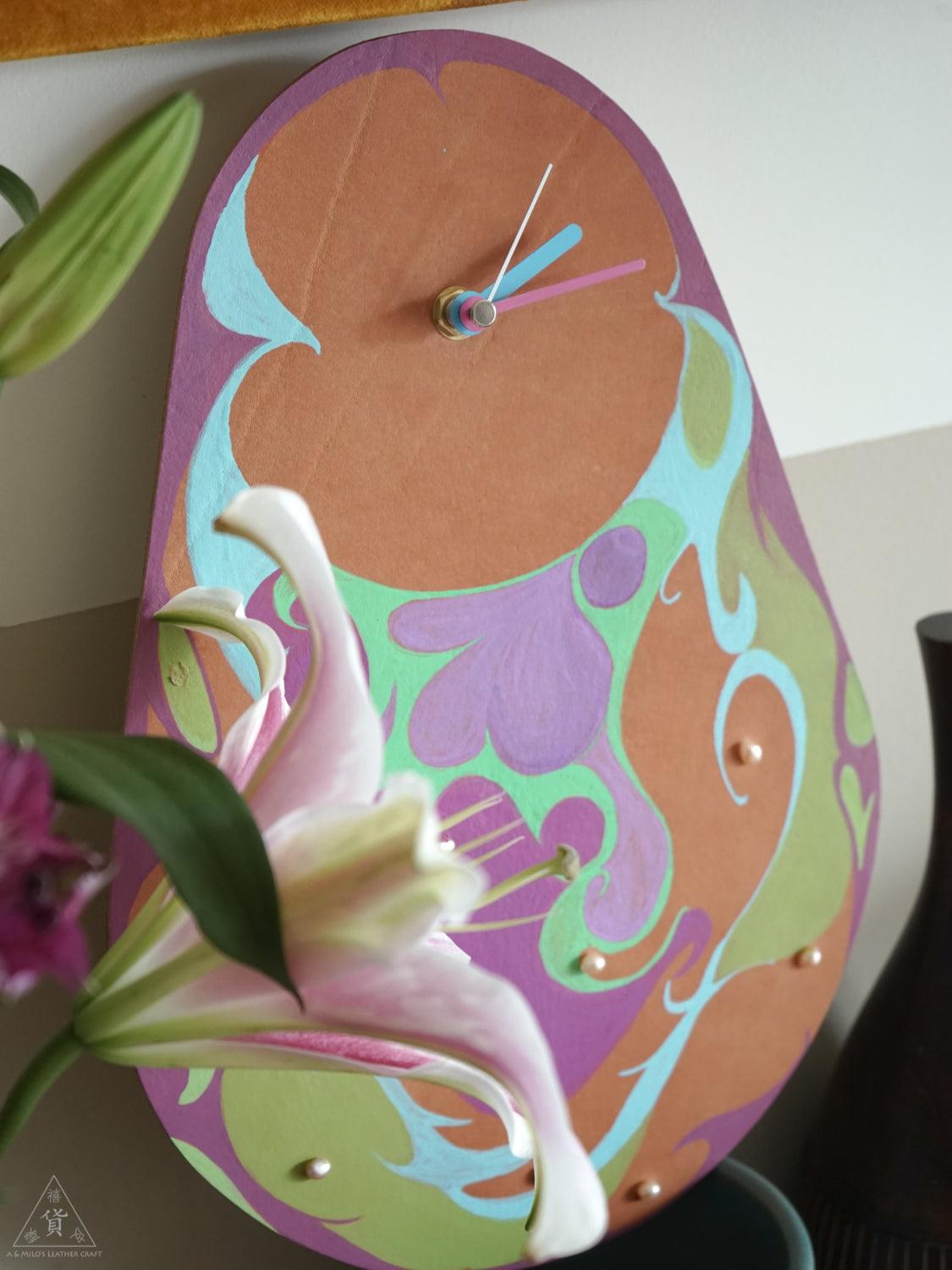 Leather-based Hand-Painted Artistic Clock - AMILO LEATHERCRAFT