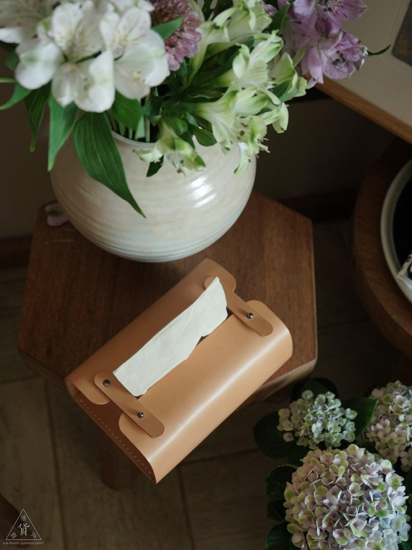 Handcrafted Tissue Box made with Leather - AMILO LEATHERCRAFT